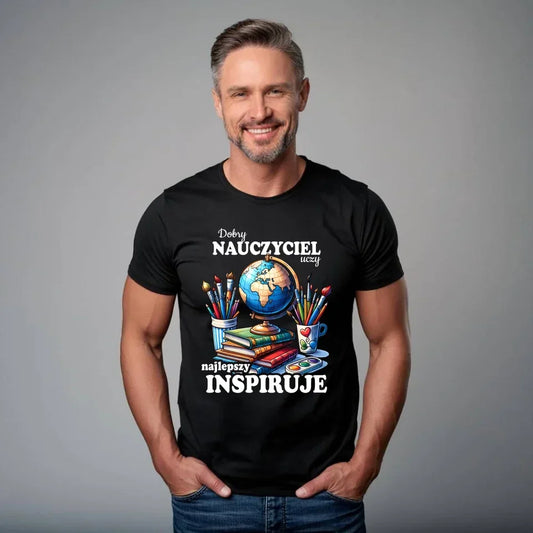 Najlepszy nauczyciel inspiruje | Koszulka męska prezent dla nauczyciela N72 - StoryCups.pl