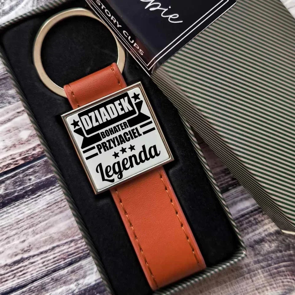 Dziadek Legenda | Brelok dla dziadka D20 - StoryCups.pl