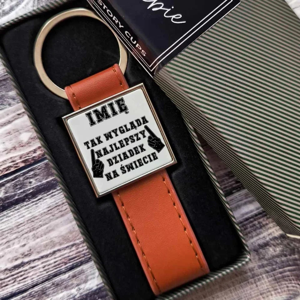 Tak wygląda najlepszy dziadek na świecie | Brelok dla dziadka D24 - StoryCups.pl