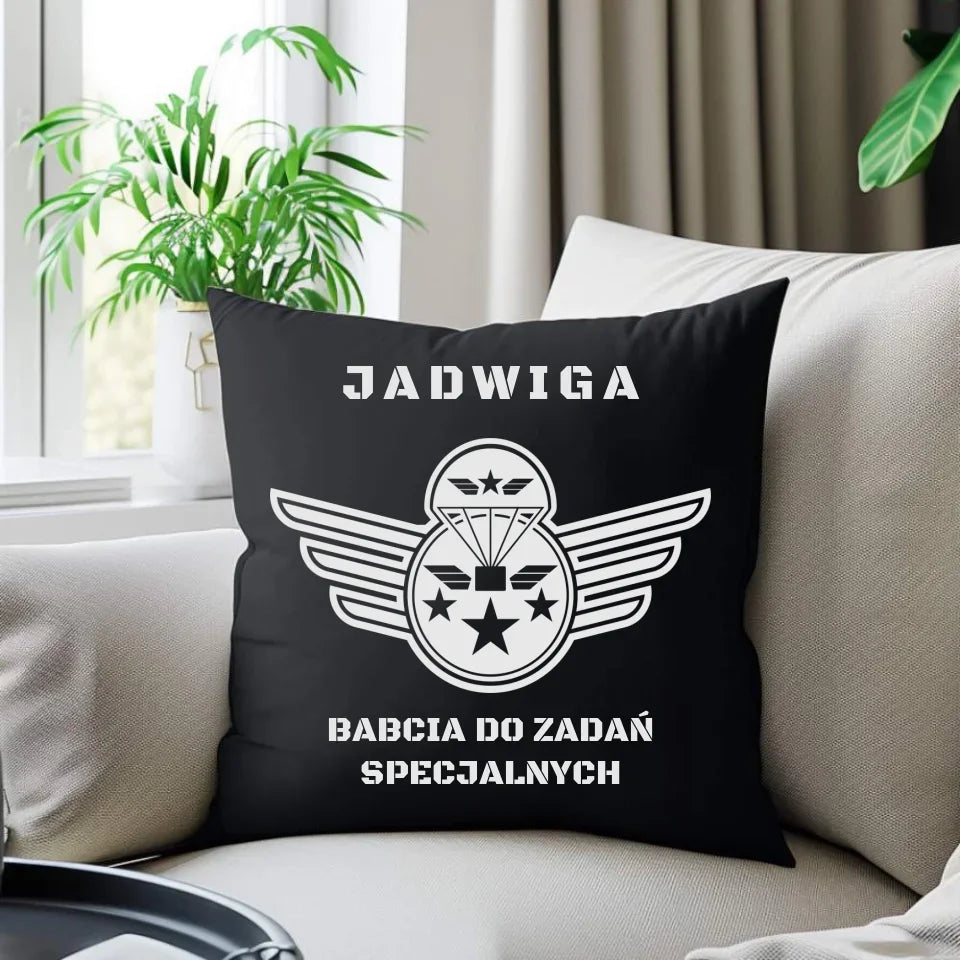 Babcia do zadań specjalnych | Poduszka dekoracyjna dla babci B31 - StoryCups.pl