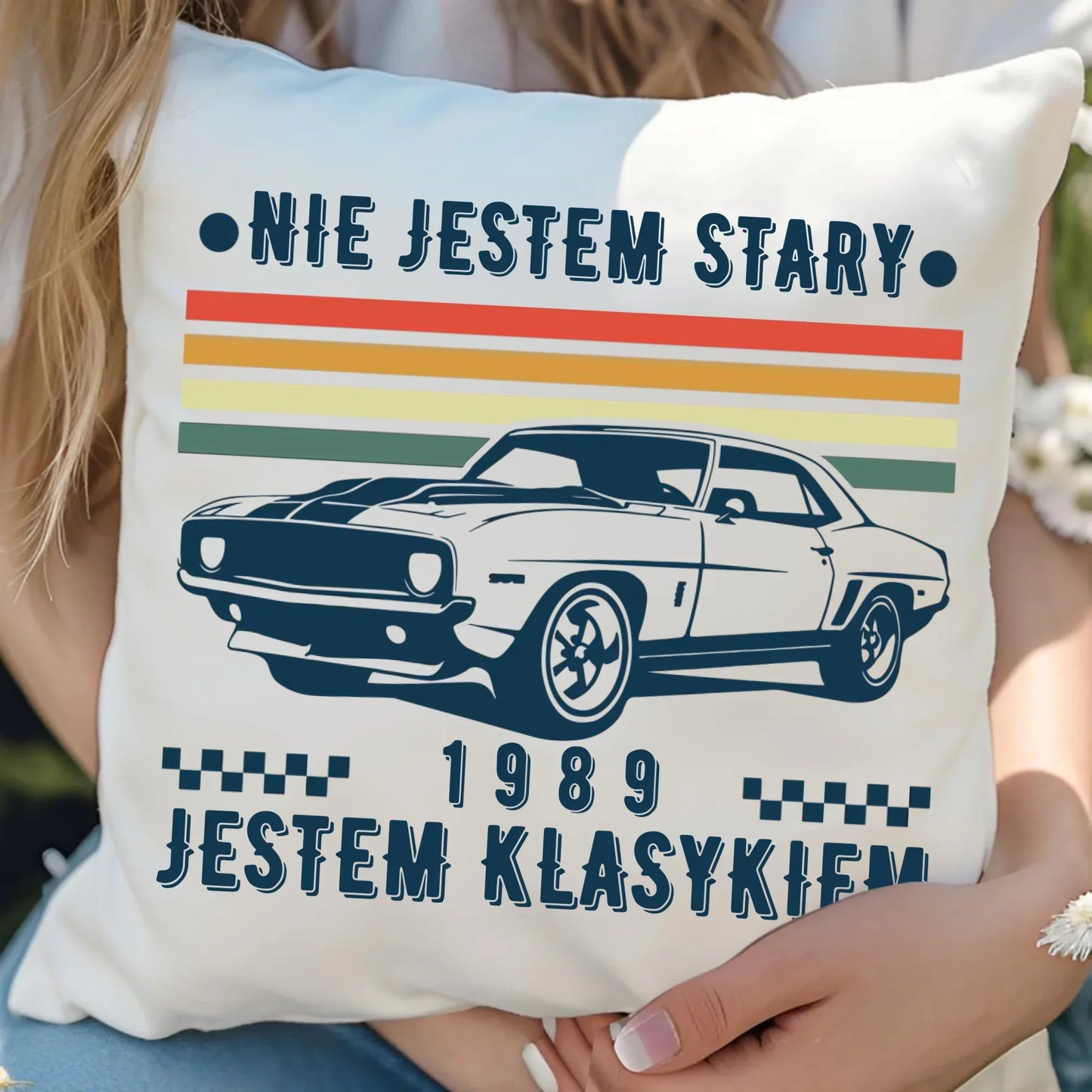 Nie jestem stary, jestem klasykiem | Personalizowana poduszka na urodziny U22 - StoryCups.pl