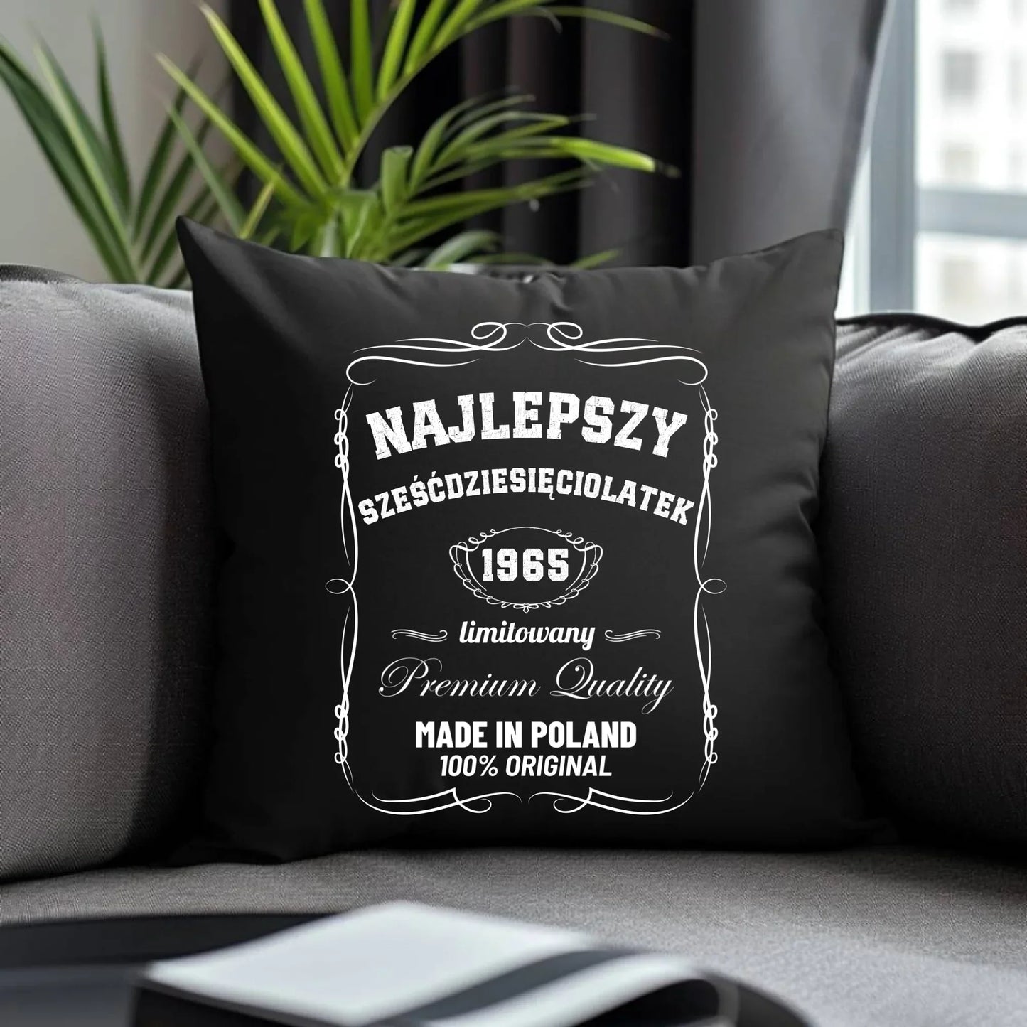 Najlepszy sześćdziesięciolatek | Poduszka dekoracyjna prezent na 60 urodziny U04 - StoryCups.pl