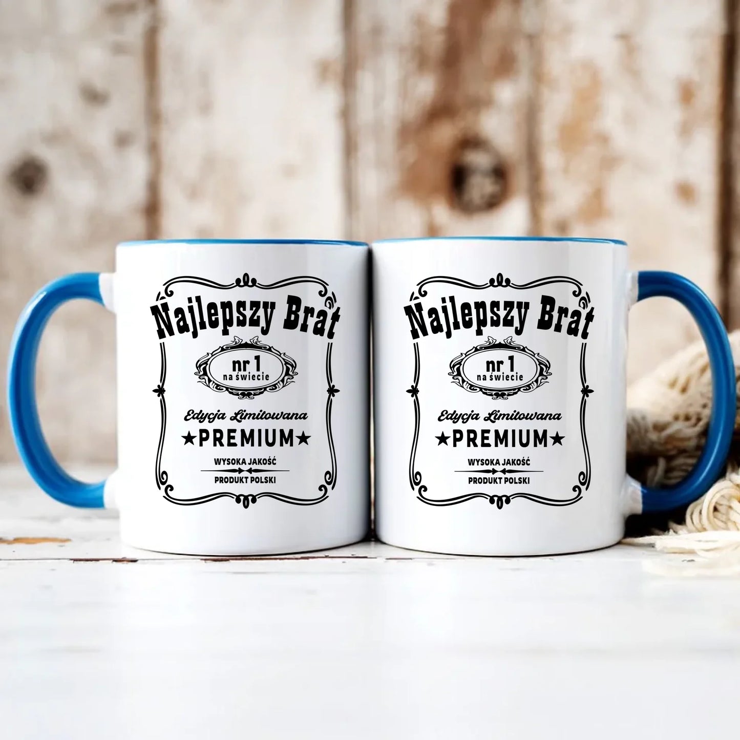 Personalizowany niebieski kubek z nadrukiem na prezent