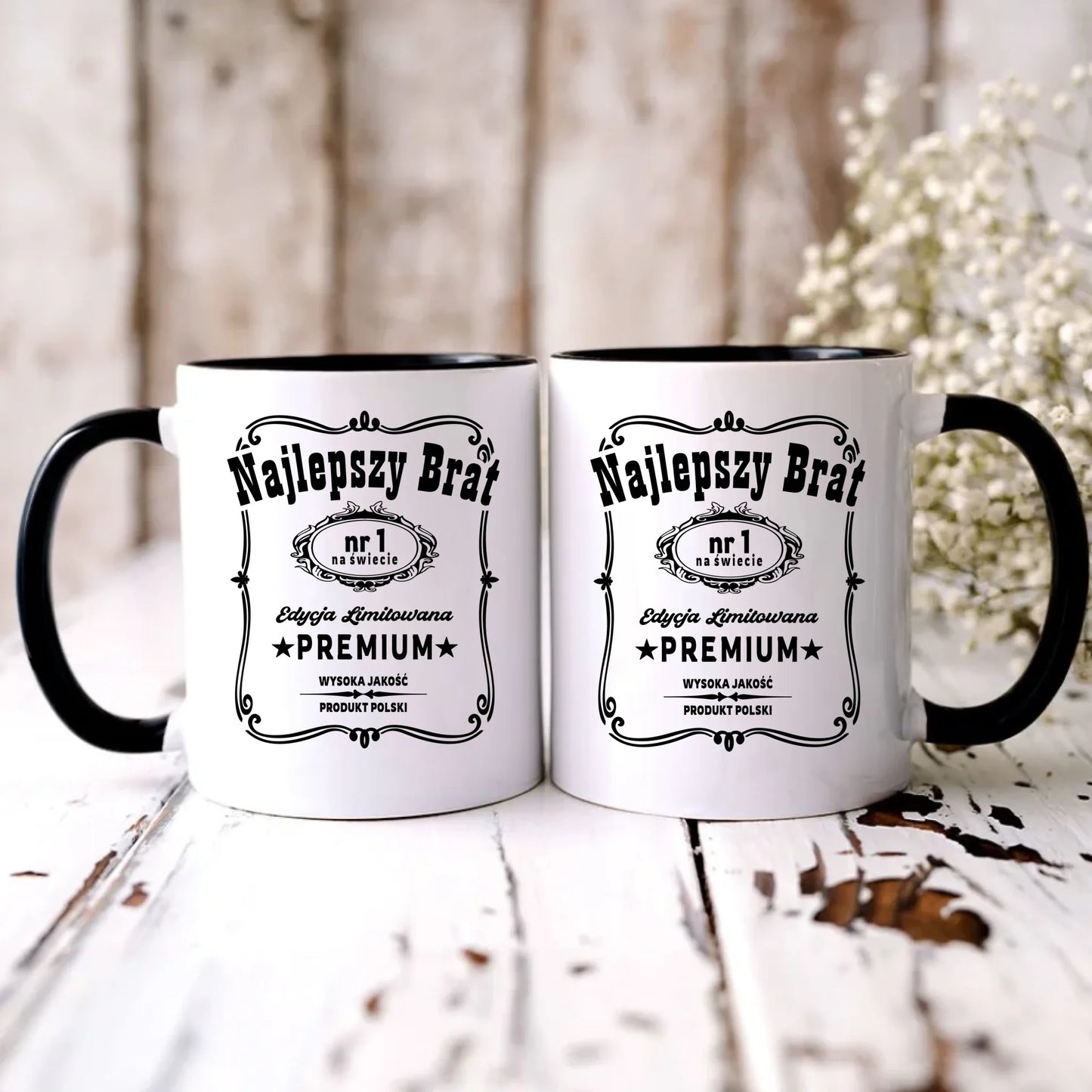 Personalizowany czarny kubek z nadrukiem na prezent