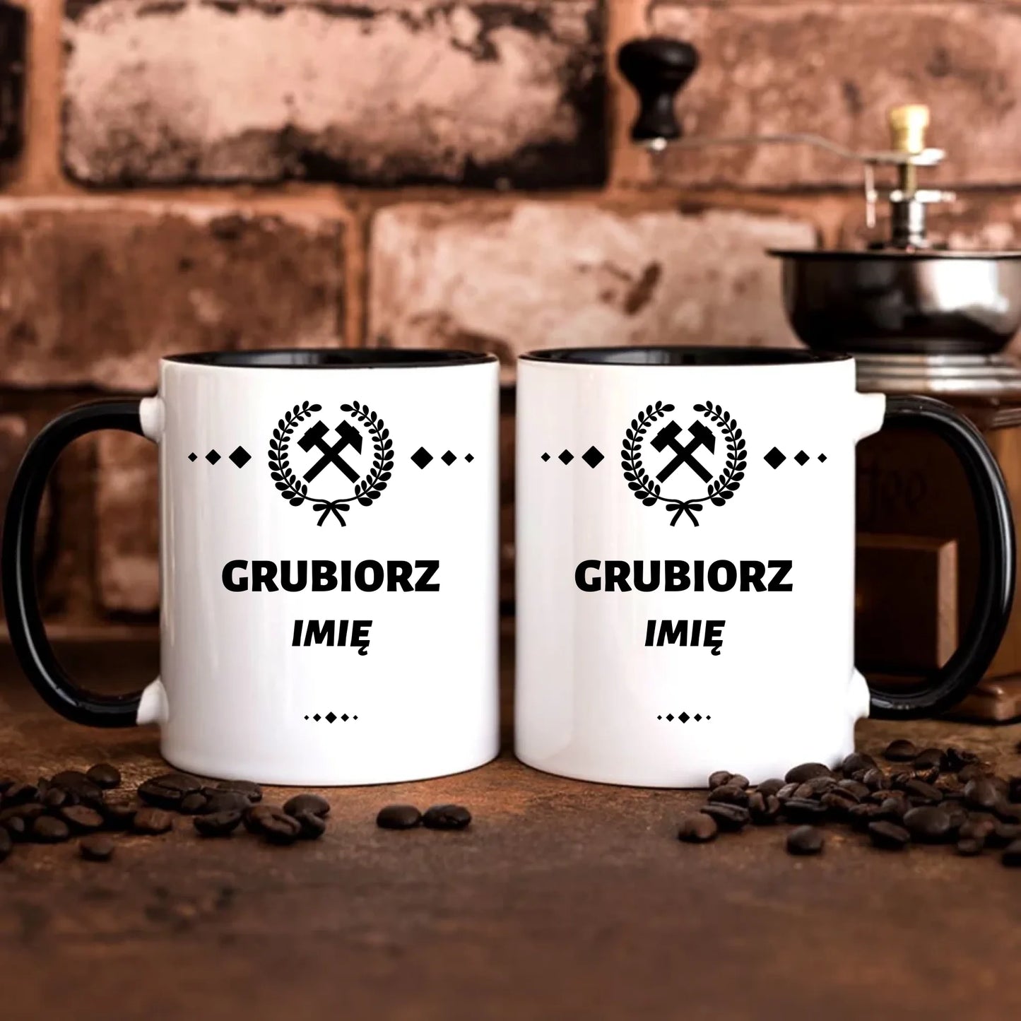 Personalizowany czarny kubek z nadrukiem na prezent