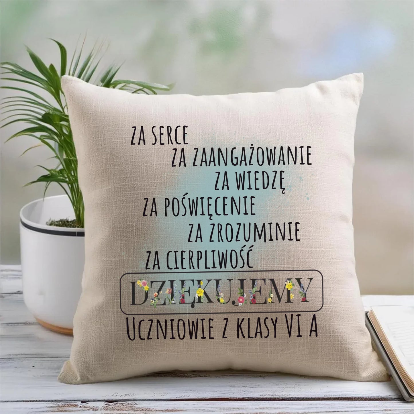Podziękowanie dla nauczyciela od klasy na prezent | Poduszka dla nauczyciela N06 - StoryCups.pl