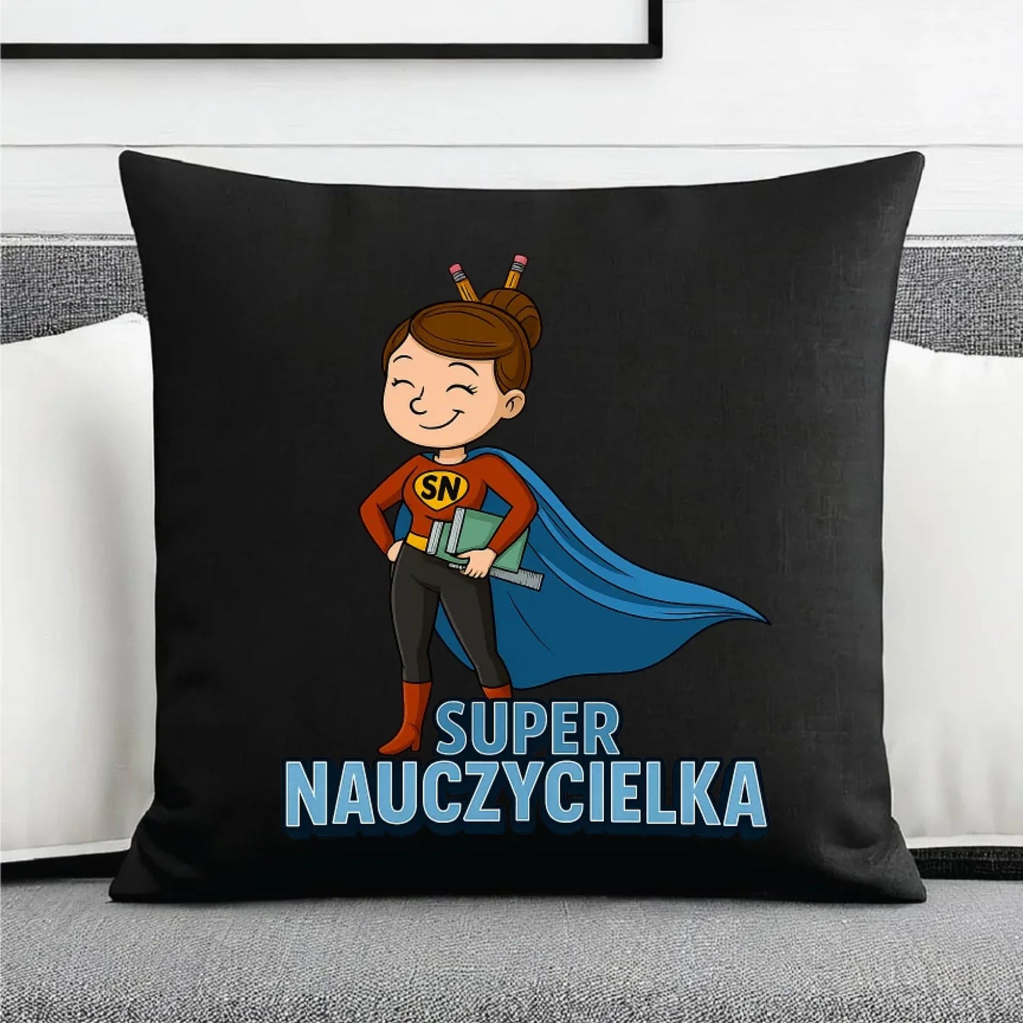 Prezent dla nauczyciela czarna poduszka dekoracyjna NAUCZYCIEL ZAKOŃCZENIE ROKU SZKOLNEGO