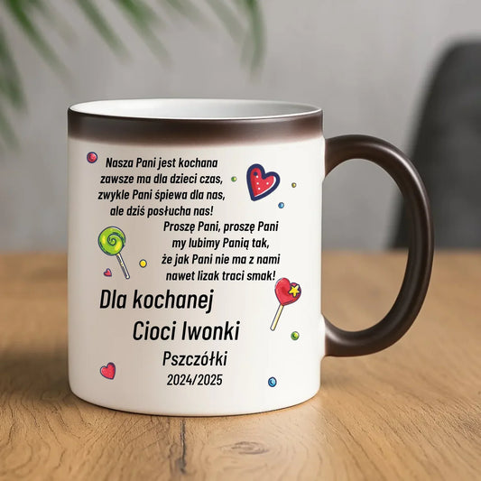 Kubek magiczny z wierszykiem dla przedszkolanki na prezent Zakończenie Przedszkola N16 - StoryCups.pl