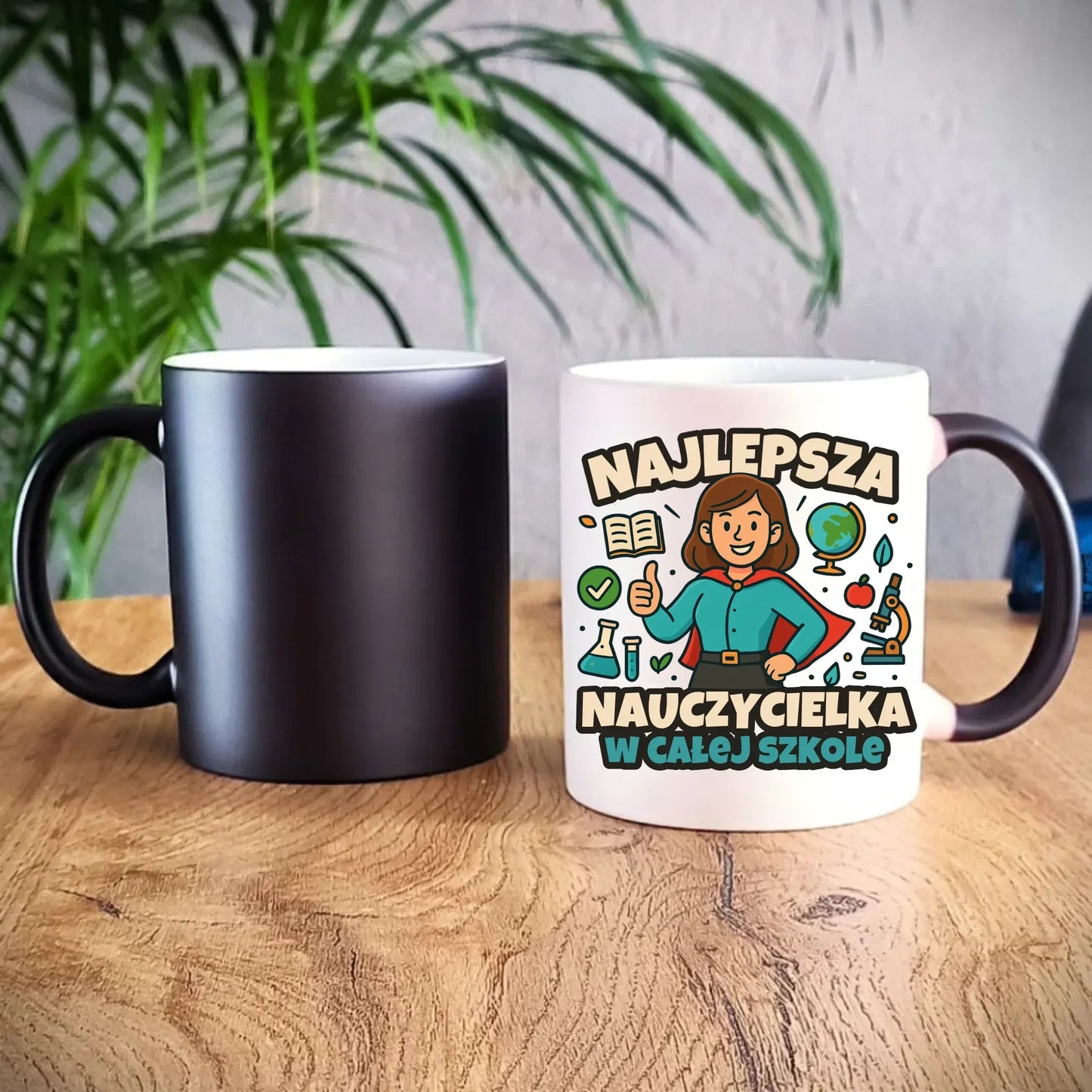 Najlepsza nauczycielka w całej szkole | Kubek magiczny prezent nauczyciel N45 - StoryCups.pl