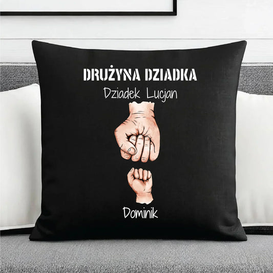 Drużyna Taty | Personalizowana poduszka dekoracyjna z imionami dzieci dla taty DT01 - StoryCups.pl