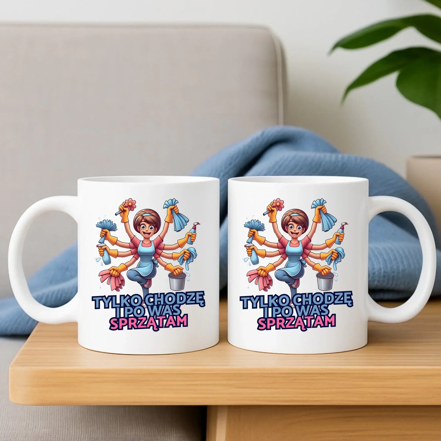 Tylko chodzę i po Was sprzątam | Zestaw poduszka i kubek mama DM42 - StoryCups.pl