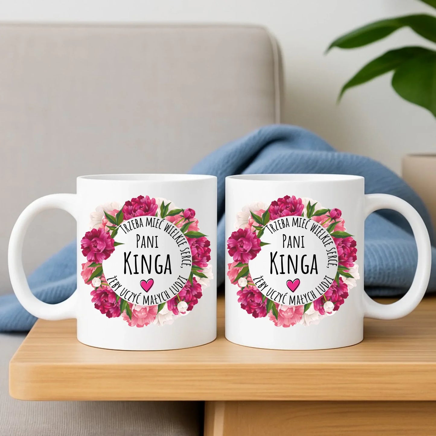 Trzeba mieć wielkie serce | Zestaw poduszka i kubek z imieniem prezent dla nauczycielki N18 - StoryCups.pl