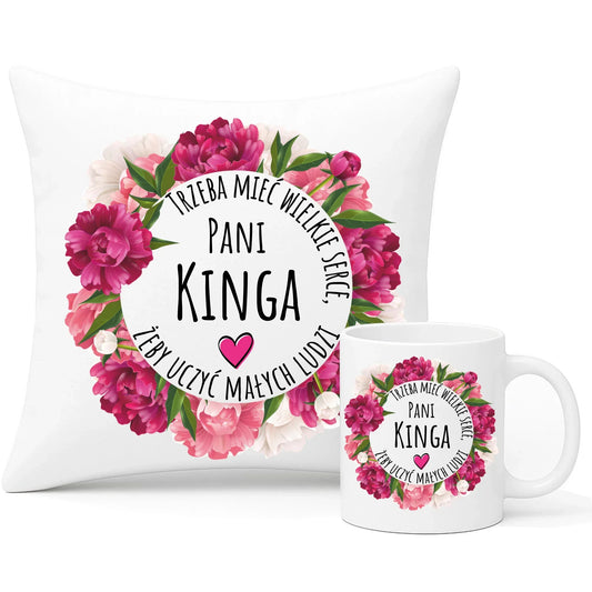 Trzeba mieć wielkie serce | Zestaw poduszka i kubek z imieniem prezent dla nauczycielki N18 - StoryCups.pl