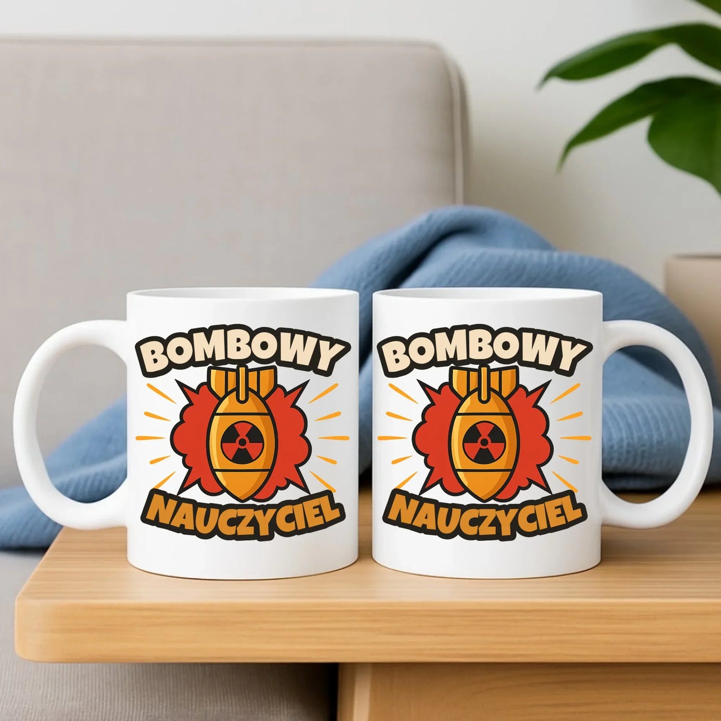 Bombowy nauczyciel | Zestaw poduszka i kubek prezent dla nauczyciela N36 - StoryCups.pl