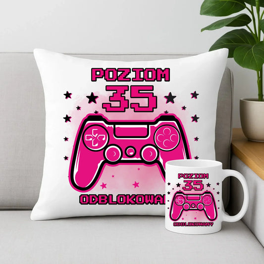 Poziom odblokowany (wiek) | Zestaw poduszka i kubek na urodziny dla gracza U23 - StoryCups.pl