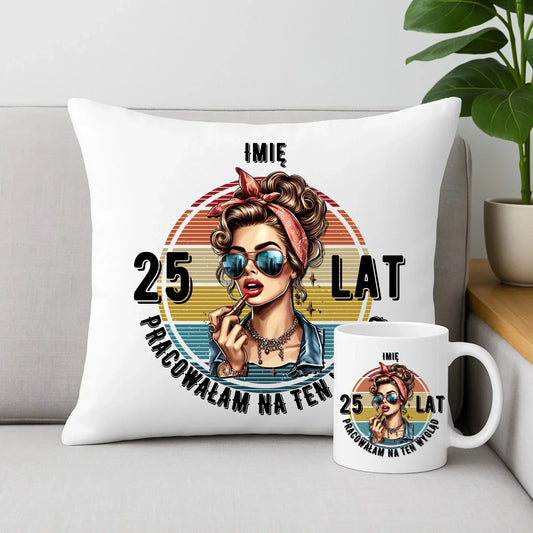 Pracowałam na ten wygląd personalizacja | Zestaw poduszka i kubek na urodziny dla niej U15 - StoryCups.pl