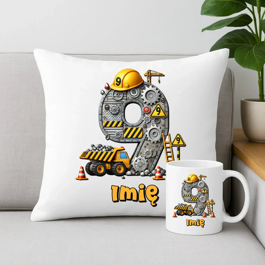 Koparka, konstrukcja | Zestaw poduszka i kubek na 9. urodziny dla chłopca U43 - StoryCups.pl