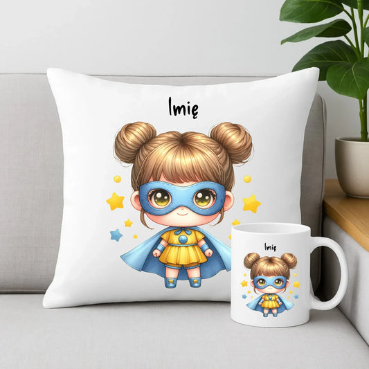 Superbohaterka | Zestaw poduszka i kubek z imieniem dla dziewczynki DD04 - StoryCups.pl