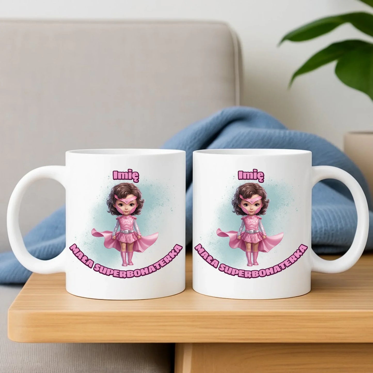 Mała Superbohaterka | Zestaw poduszka i kubek dla dziecka DD02 - StoryCups.pl