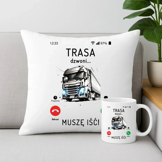 Trasa dzwoni muszę iść | Zestaw poduszka i kubek dla kierowcy tira ZKT03 - StoryCups.pl