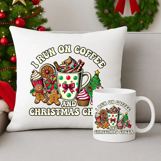 I run on coffee | Świąteczny zestaw poduszka i kubek BN47 - StoryCups.pl