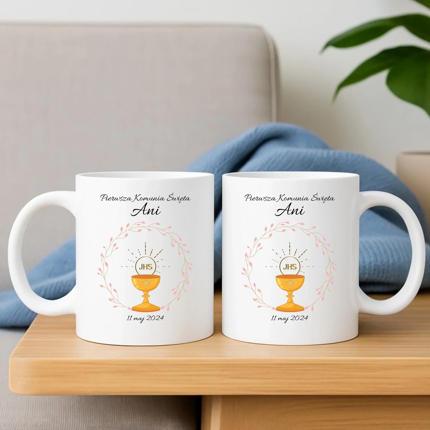 Zestaw poduszka i kubek pamiątka Pierwszej Komunii dla dziewczynki personalizacja PK02 - StoryCups.pl