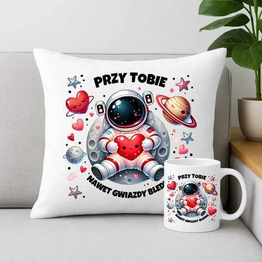 Przy Tobie nawet gwiazdy bledną | Zestaw poduszka i kubek W57 - StoryCups.pl