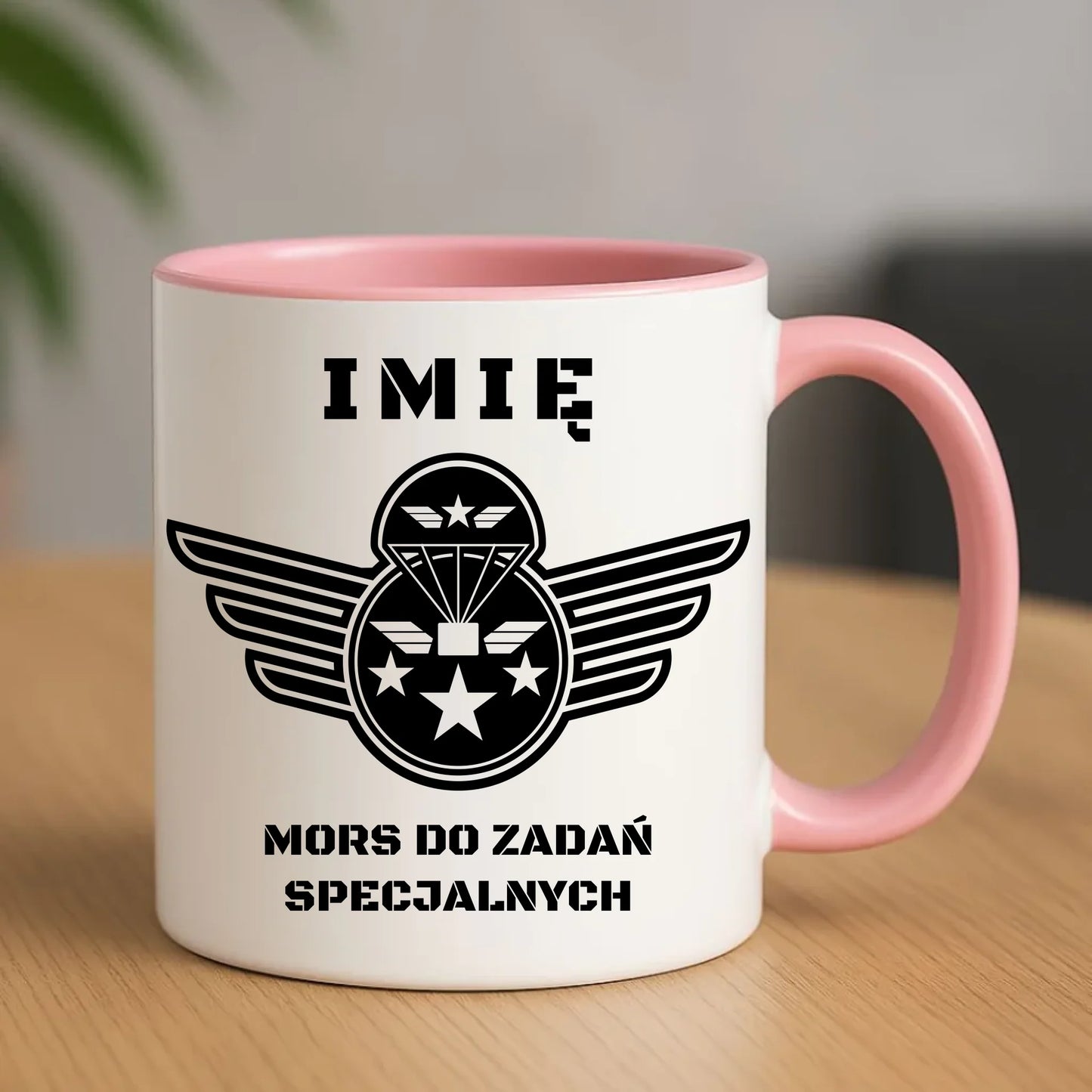 Ceramiczny różowy kubek z nadrukiem na prezent