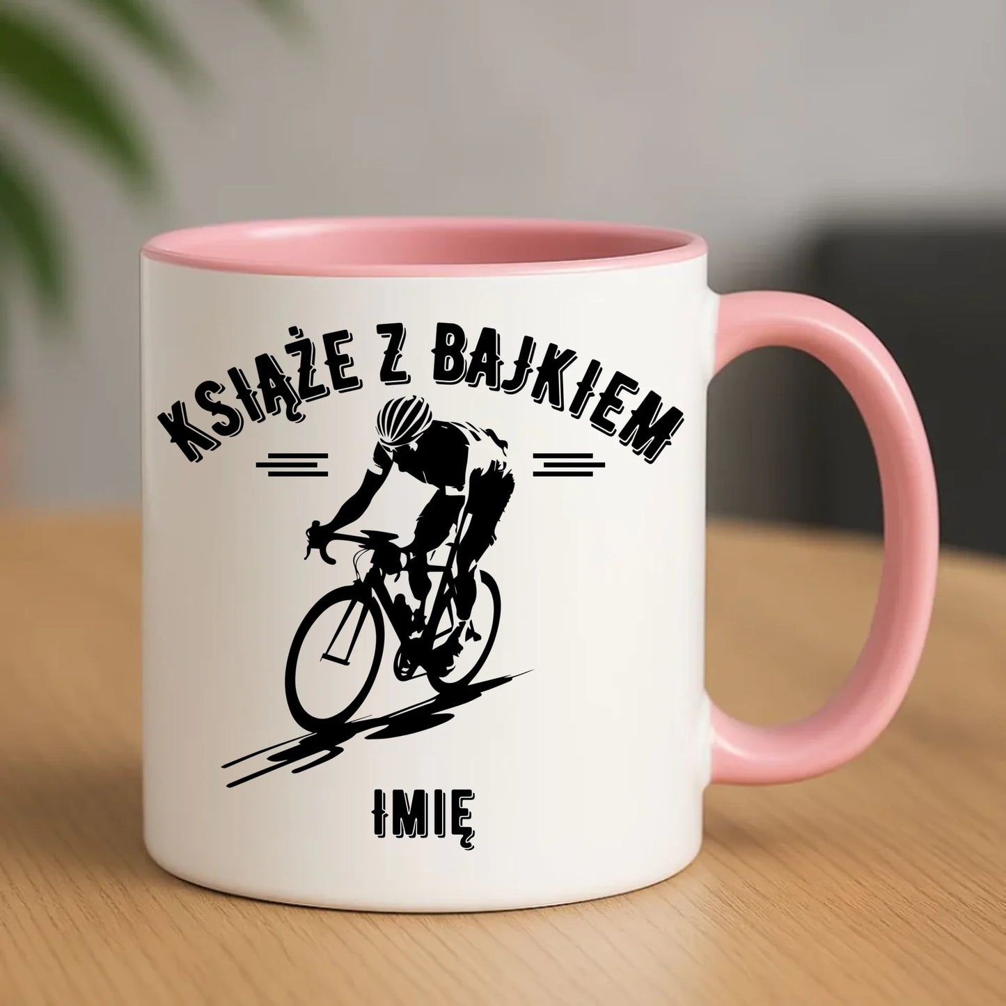 Ceramiczny różowy kubek z nadrukiem na prezent