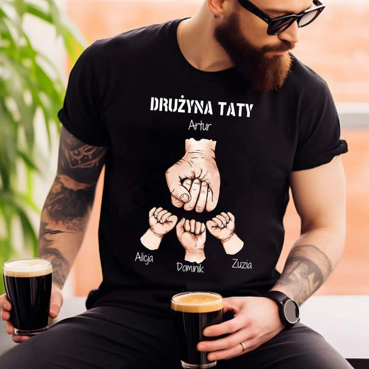 Drużyna Taty | Personalizowana koszulka dla taty z imionami dzieci DT01 - StoryCups.pl