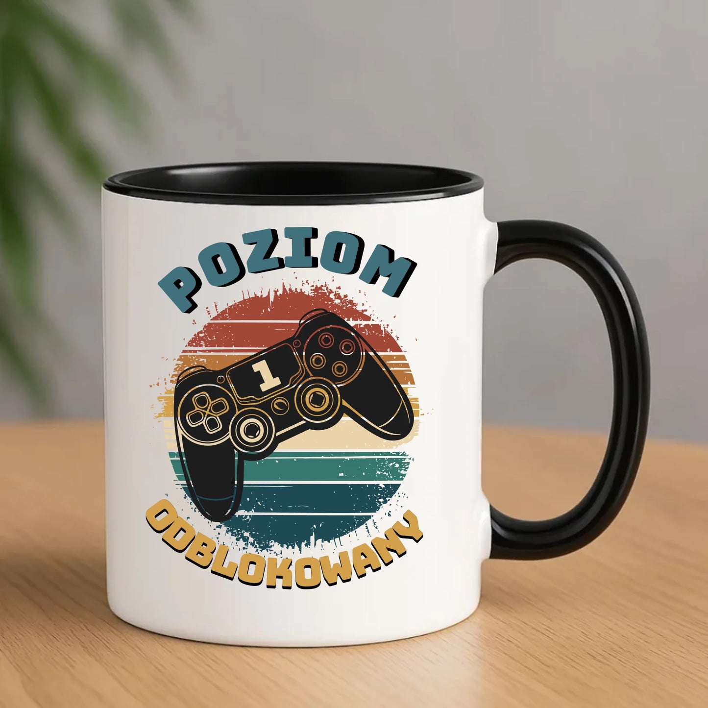 Czarny kubek z grafiką na rozpoczęcie roku szkolnego z imieniem dziecka