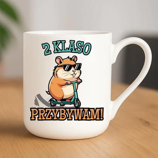 Kubek elegant na powrót do szkoły Przybywam personalizuj klasę SZ07 - StoryCups.pl