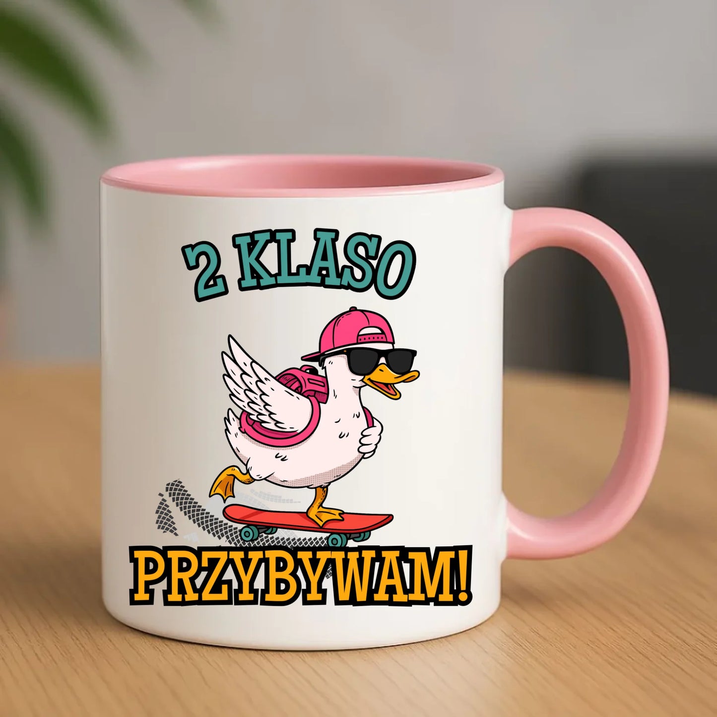 Różowy kubek dla dziewczynki na rozpoczęcie roku szkolnego z imieniem dziecka POWRÓT DO SZKOŁY PRZEDSZKOLA