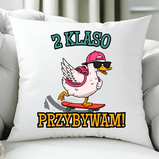 Poduszka na powrót do szkoły Przybywam personalizuj klasę SZ08 - StoryCups.pl