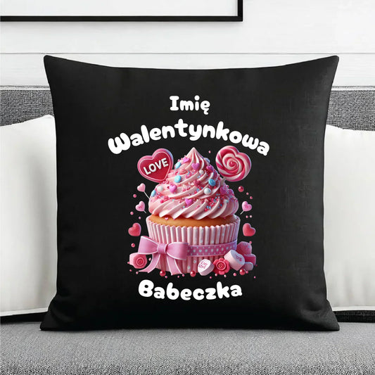 Walentynkowa babeczka imię | Poduszka dekoracyjna na Walentynki W21 - StoryCups.pl