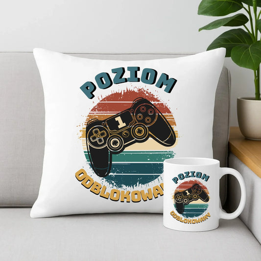 Zestaw poduszka i kubek - Poziom odblokowany - gamer do szkoły - personalizowany SZ01 - StoryCups.pl