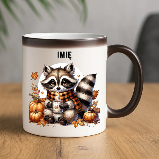 Kubek magiczny jesienny – Szop z kawą i dyniami - personalizowany JS16 - StoryCups.pl