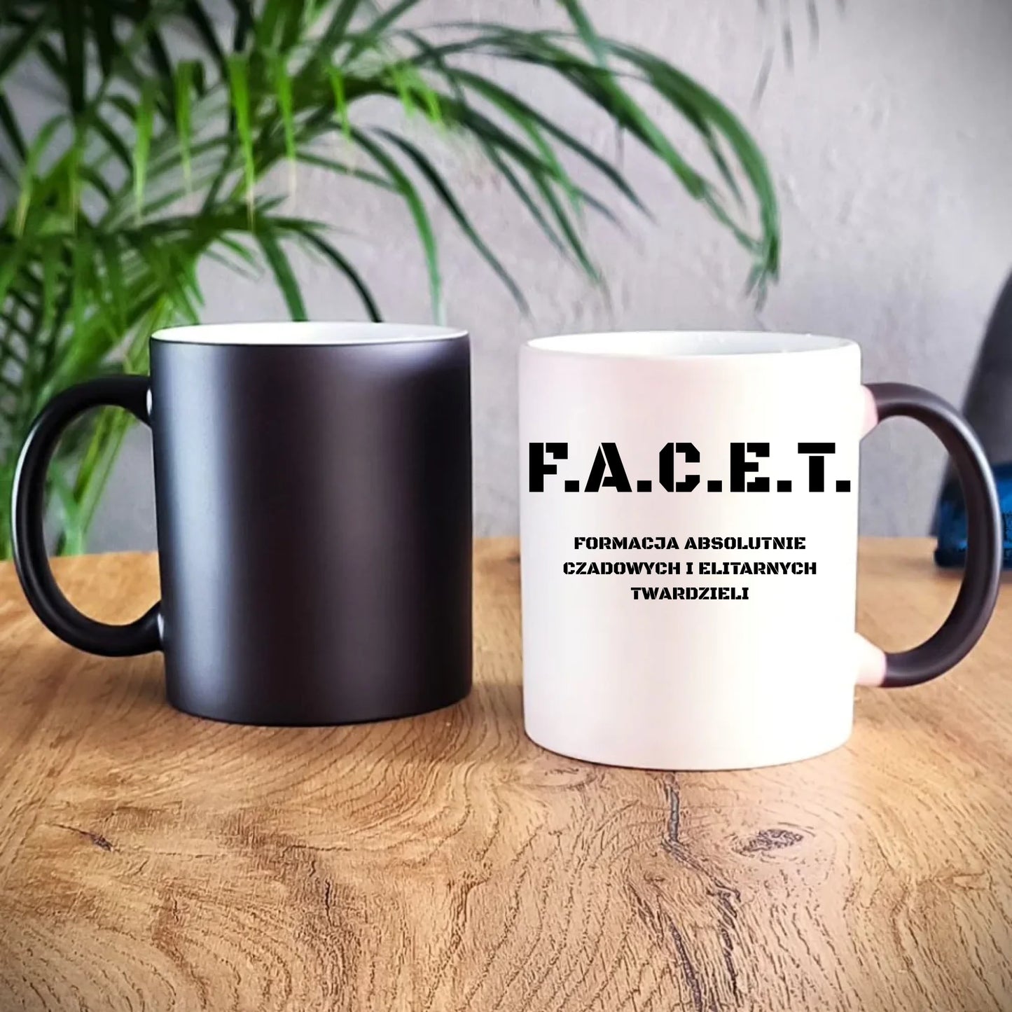 Śmieszny kubek magiczny - Prezent dla chłopaka kolegi - F.A.C.E.T. Formacja Absolutnie Czadowych i Elitarnych Twardzieli DCH23 - StoryCups.pl