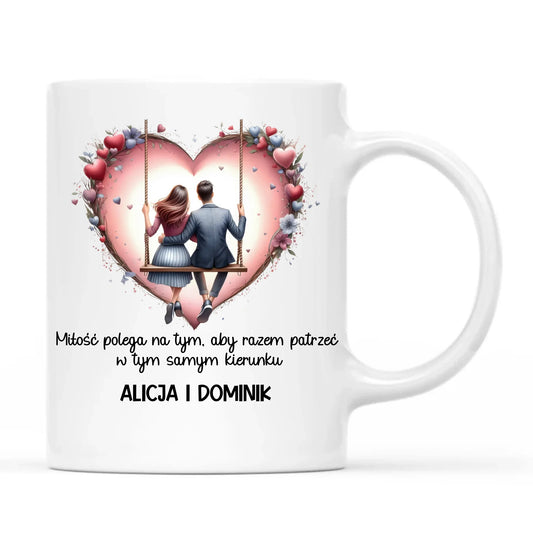 Kubek dla par - prezent dla chłopaka i dziewczyny - Para na huśtawce - personalizowany W12 - StoryCups.pl
