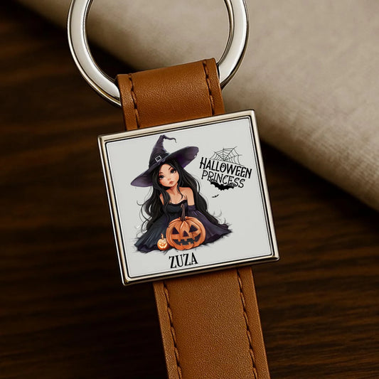 Brelok halloweenowy - Czarownica z dynią - personalizowany HL10 - StoryCups.pl