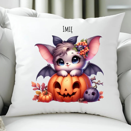 Poduszka halloweenowa - Uroczy nietoperz z dynią - personalizowana HL08 - StoryCups.pl