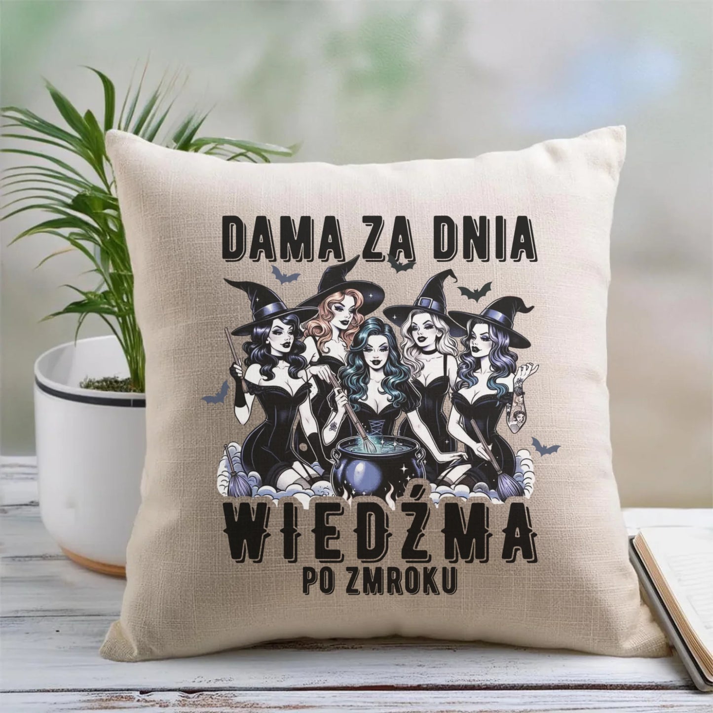 Poduszka - Dama za dnia wiedźma po zmroku HL16 - StoryCups.pl
