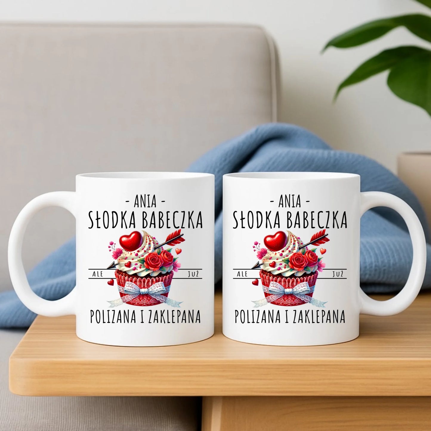 Zestaw poduszka i kubek - Słodka babeczka polizana i zaklepana - personalizowany W37 - StoryCups.pl