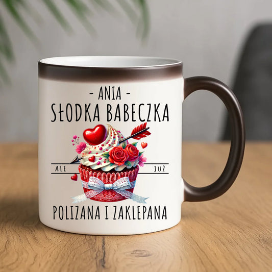 Kubek magiczny - Słodka babeczka polizana i zaklepana - personalizowany W37 - StoryCups.pl
