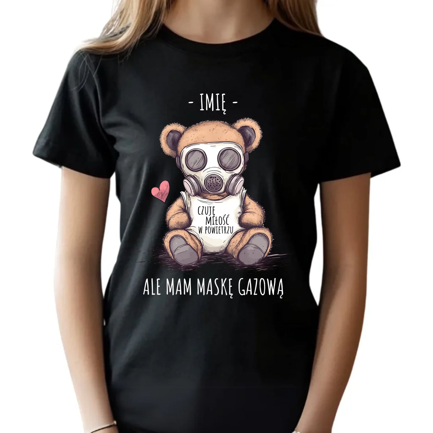 Koszulka dziecięca - Miś w masce gazowej - Czuję miłość w powietrzu - personalizowana W38 - StoryCups.pl
