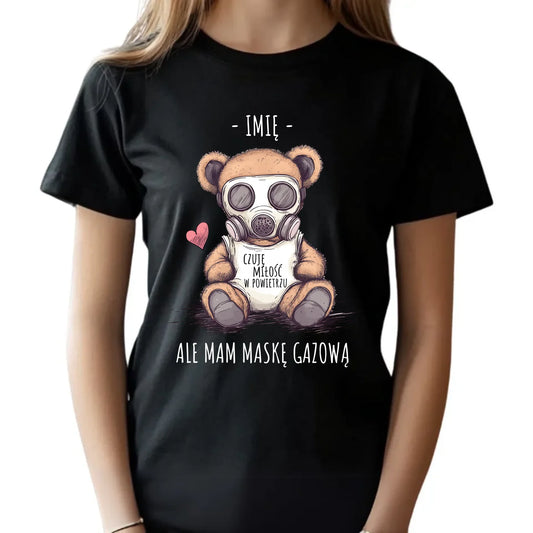 Koszulka dziecięca - Miś w masce gazowej - Czuję miłość w powietrzu - personalizowana W38 - StoryCups.pl