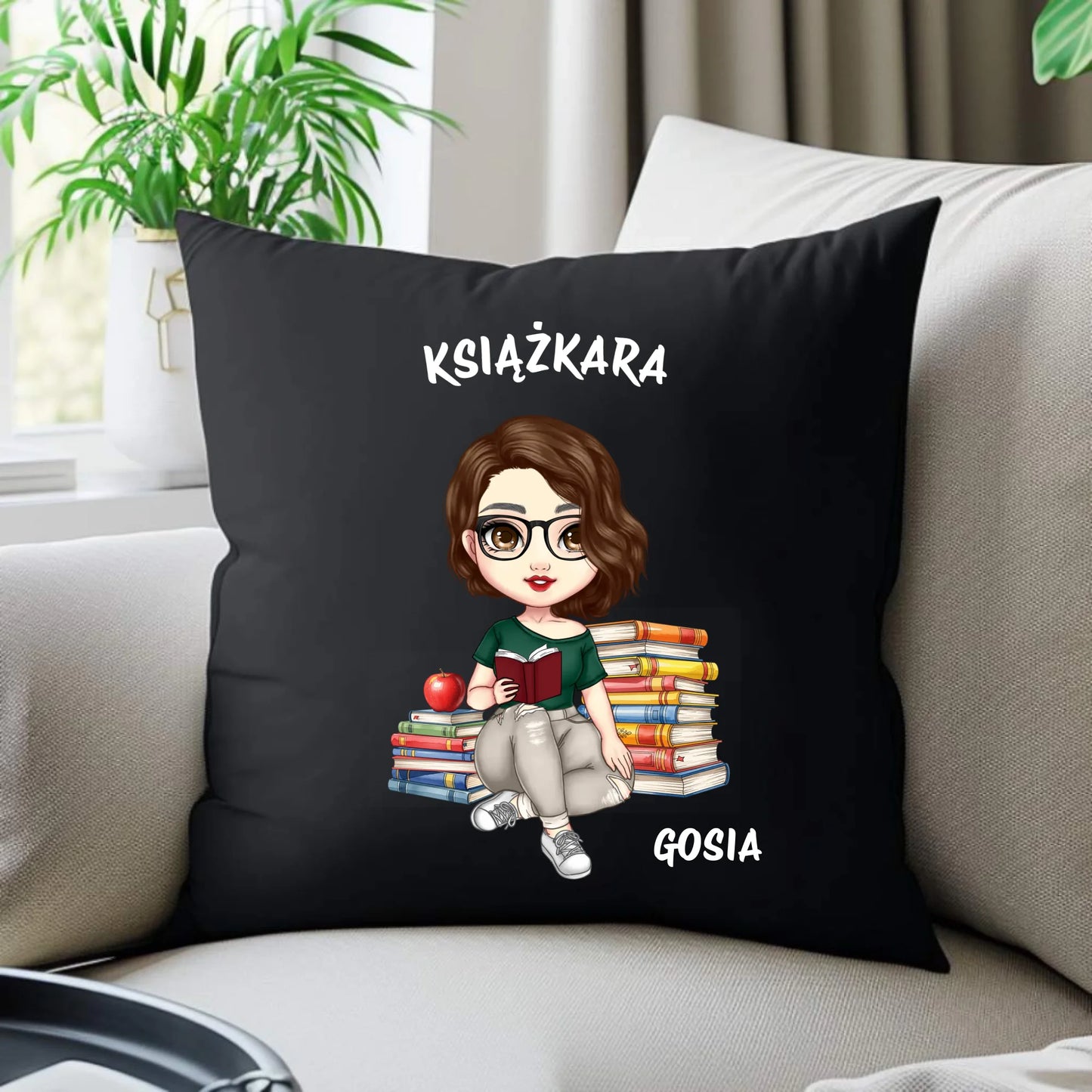 Poduszka dekoracyjna - Książkara - Prezent dla miłośniczki czytania książek - personalizowana DZ03 - StoryCups.pl