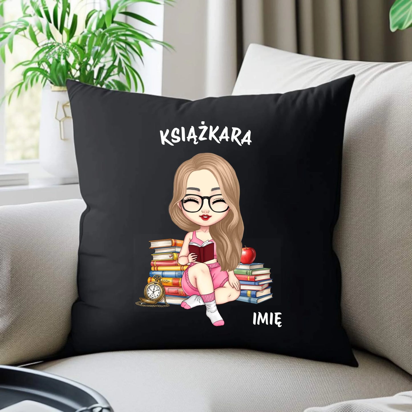 Poduszka dekoracyjna - Książkara - Prezent dla miłośniczki czytania książek - personalizowana DZ04 - StoryCups.pl