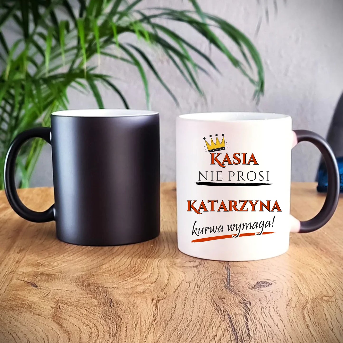 Kubek magiczny - Nie prosi, ku**a wymaga - bez cenzury - personalizowany DZ18 - StoryCups.pl