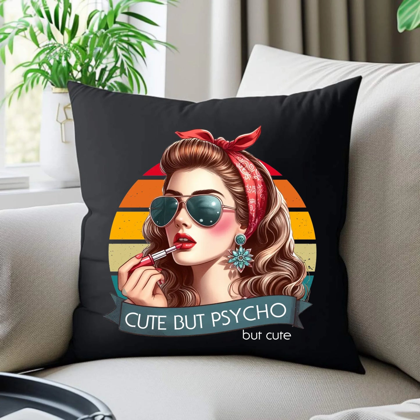 Poduszka dekoracyjna – Cute but psycho - w stylu retro DZ09 - StoryCups.pl